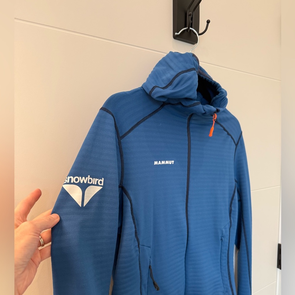 Mammot Taiss Light ML Hooded Jacket men’s M and an XL available - Picture 3 of 6